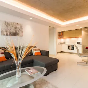 https://docklands-lux-apartment-2.brighton-hotels-england.com